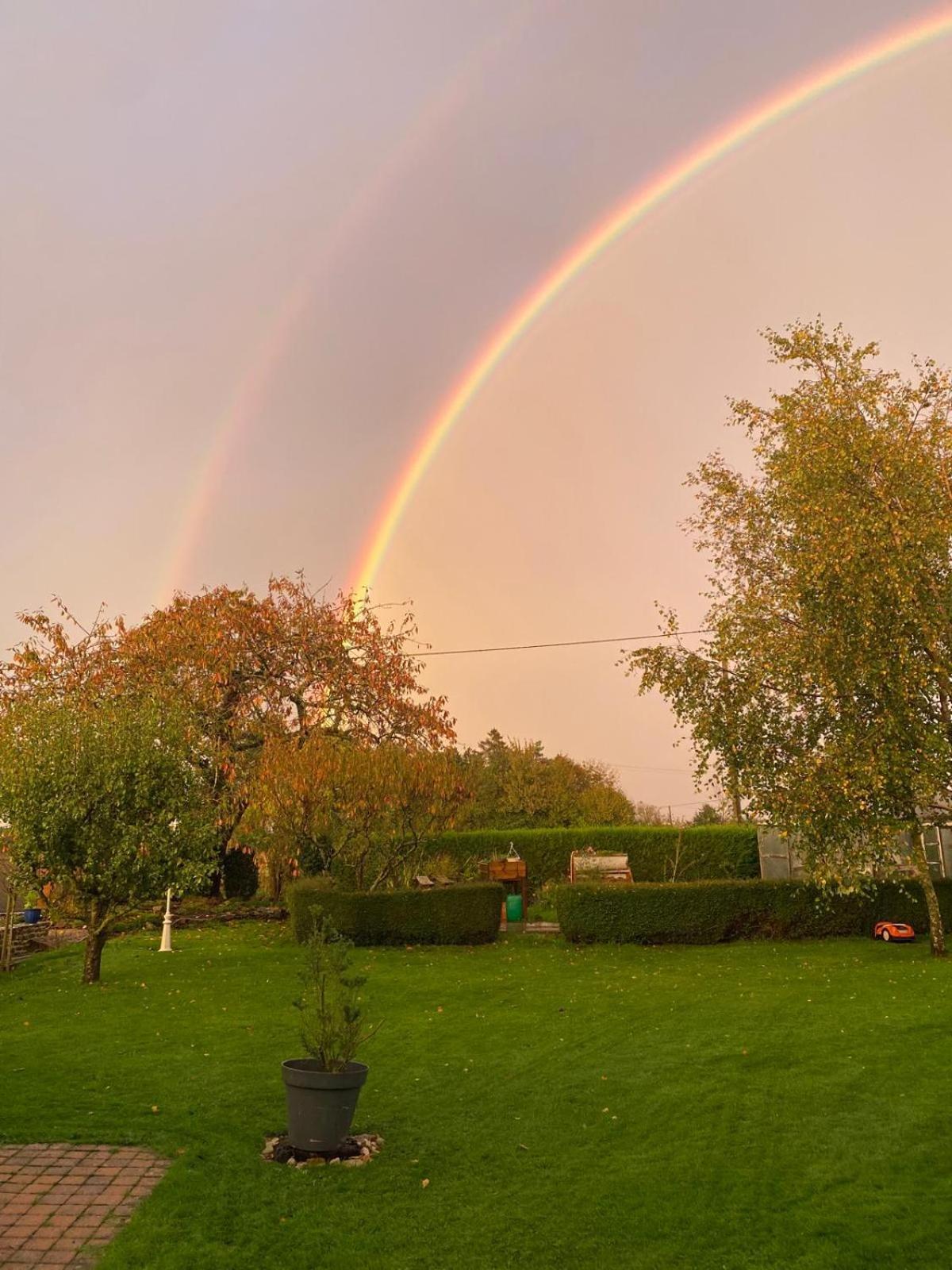 Entre Terre Et Baie Bed & Breakfast Pontaubault Dış mekan fotoğraf